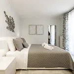 Spacious 5br With Private Pool & Garden Near Garda