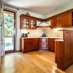 Spacious 5br With Private Pool & Garden Near Garda