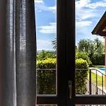 Spacious 5br With Private Pool & Garden Near Garda *