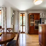 Villa Spacious 5br With Private Pool & Garden Near Garda