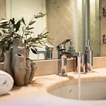 Spacious 5br With Private Pool & Garden Near Garda *