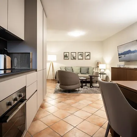 Spacious 5br With Private Pool & Garden Near Garda