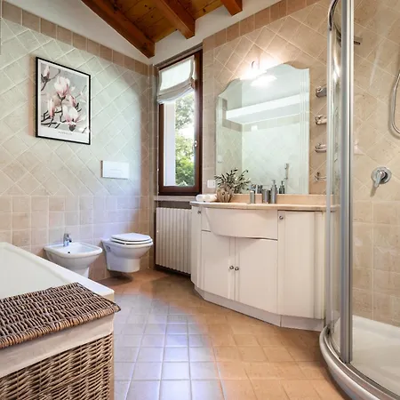 Spacious 5br With Private Pool & Garden Near Garda Soiano Del Lago