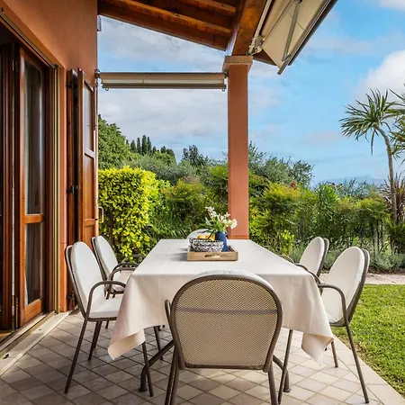 Spacious 5br With Private Pool & Garden Near Garda *