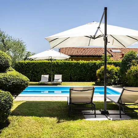 Villa Spacious 5br With Private Pool & Garden Near Garda Soiano Del Lago