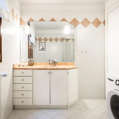 Spacious 5br With Private Pool & Garden Near Garda Villa *